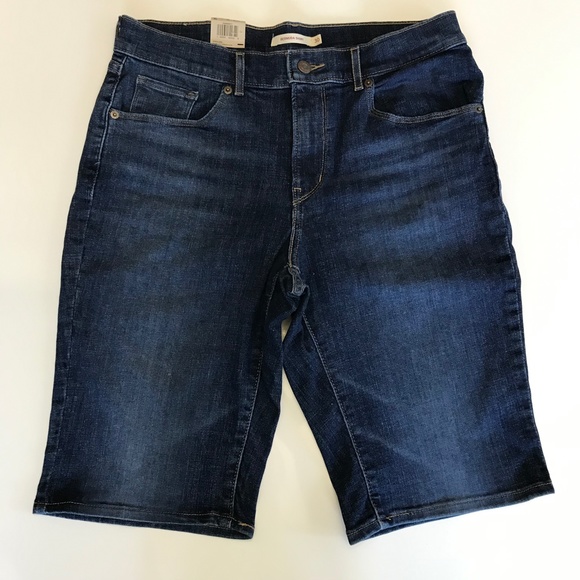 NWT Levi's Bermuda Blue Jeans Denim Shorts Size W30/10 - Picture 1 of 12